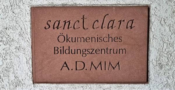 Bild vom Eingangsschild Bildungszentrum sanctclara