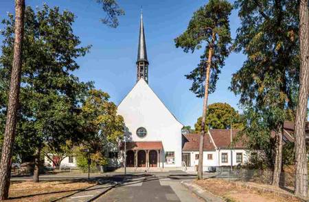 Bild der Emmauskirche