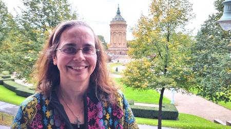 Bild von der Leiterin TelefonSeelsorge Rhein-Neckar Pfrin Annemarie Czetsch