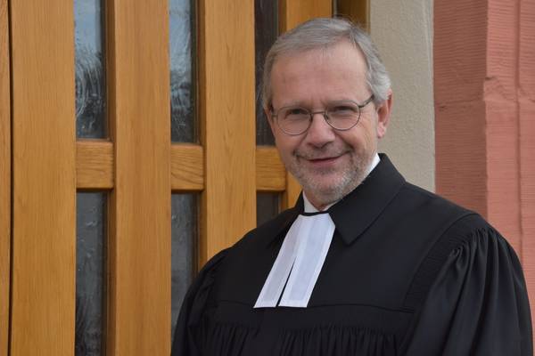 Pfarrer Helmut Becker